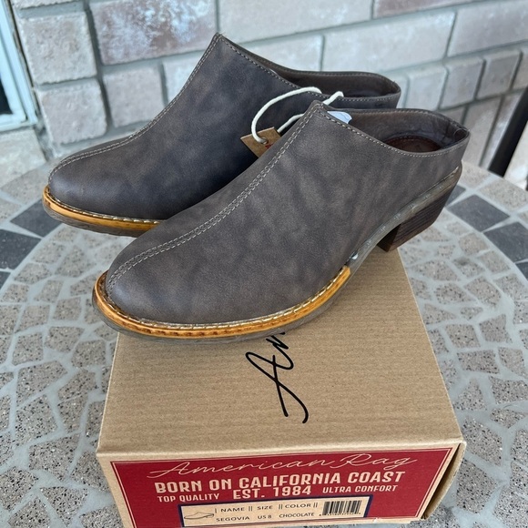 NIB American Rag Segovia Chocolate Heel Mule 8 - Picture 3 of 5